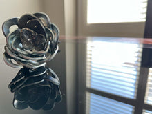 Load image into Gallery viewer, Metal Rose